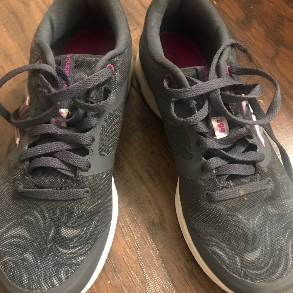 Women’s New Balance Crosstrainers Size 5.5